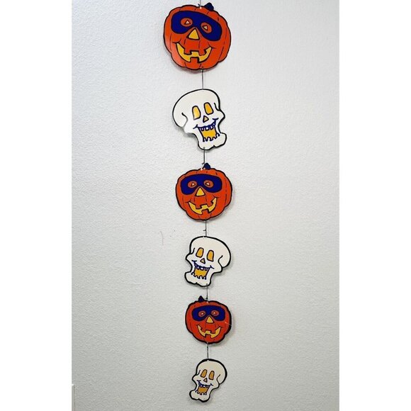 VTG AGC Long 56" Pumpkin & Skull Halloween Die-Cut Paper Streamer Hanging DECOR - Picture 1 of 3